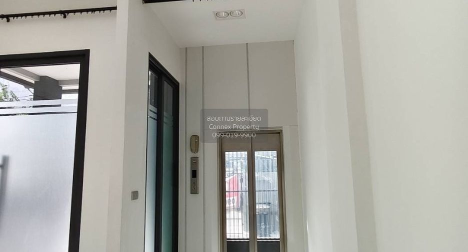 For rent 3 bedrooms townhouse in Don Mueang, Bangkok