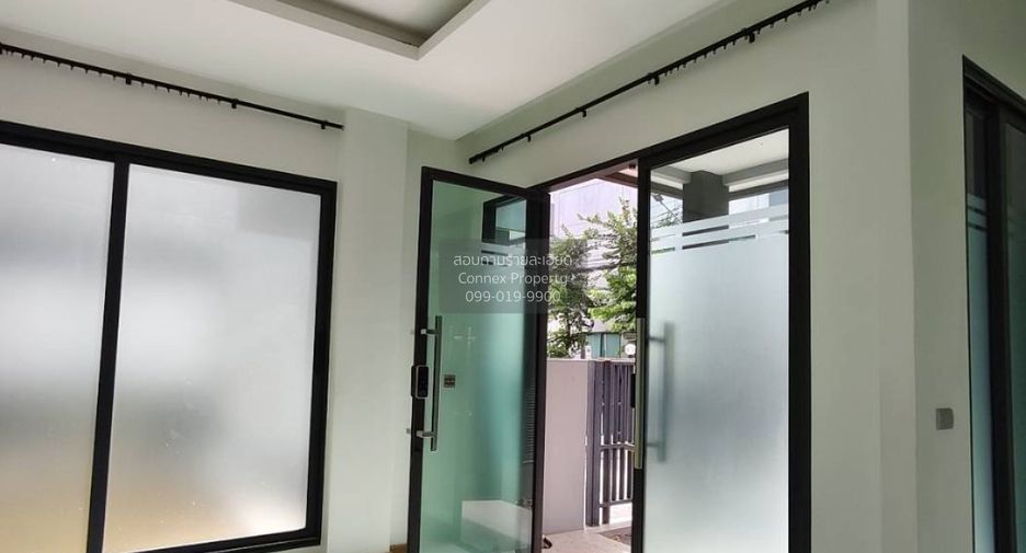 For rent 3 bedrooms townhouse in Don Mueang, Bangkok