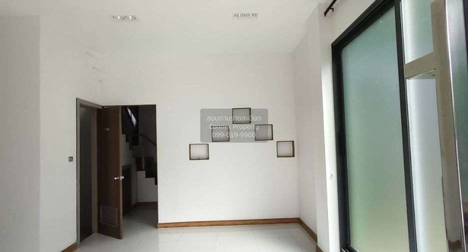 For rent 3 bedrooms townhouse in Don Mueang, Bangkok