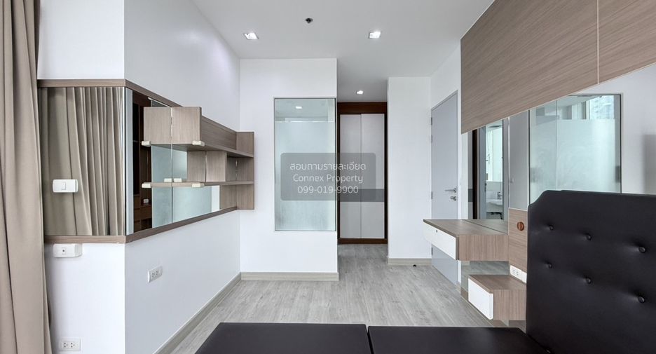 For rent 2 bedrooms condo in Phra Khanong, Bangkok