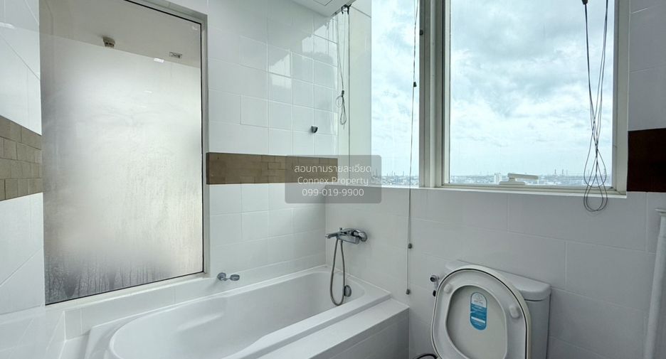For rent 2 bedrooms condo in Phra Khanong, Bangkok