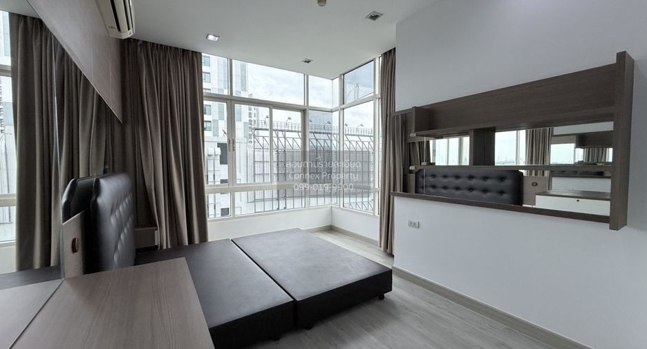 For rent 2 bedrooms condo in Phra Khanong, Bangkok