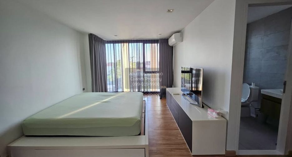 For rent 3 bedrooms townhouse in Lat Phrao, Bangkok