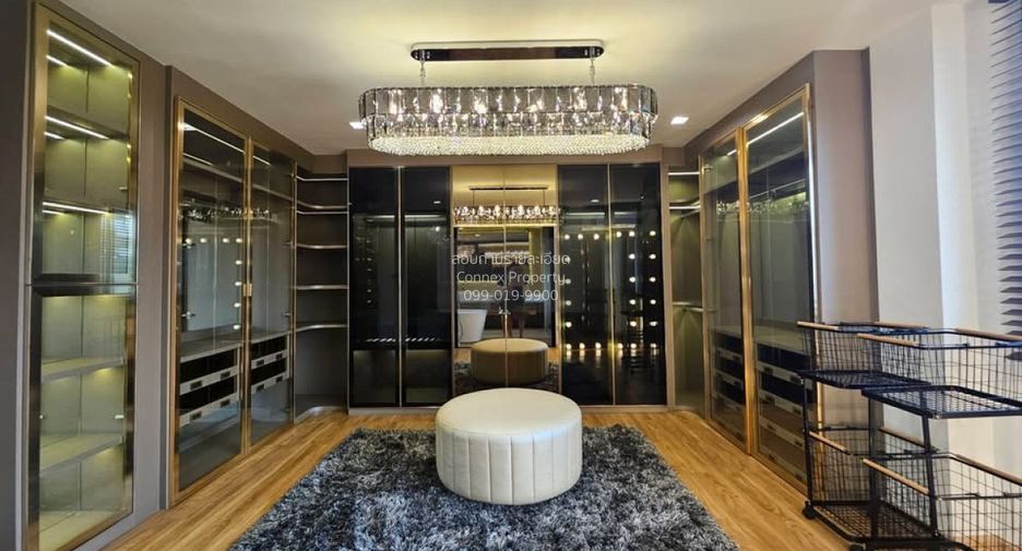 For rent 3 bedrooms townhouse in Lat Phrao, Bangkok