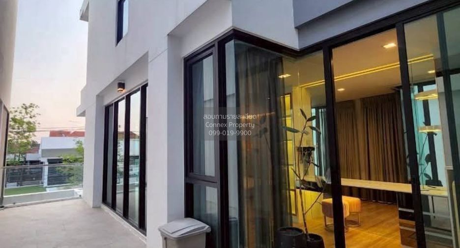 For rent 3 bedrooms townhouse in Lat Phrao, Bangkok