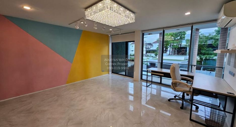 For rent 3 bedrooms townhouse in Lat Phrao, Bangkok