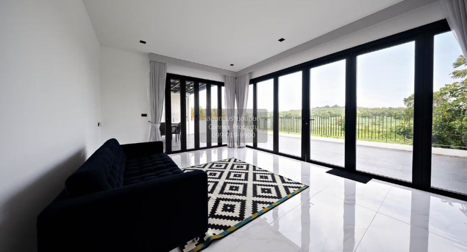 Casa en alquiler de 6 habitaciones en Bang Lamung, Chonburi