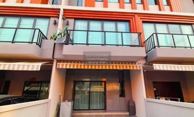 For rent 4 bedrooms townhouse in Prawet, Bangkok