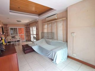For rent 3 bedrooms house in Bang Khun Thian, Bangkok