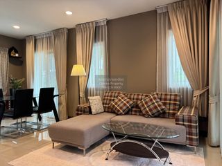 For rent 3 bedrooms townhouse in Suan Luang, Bangkok