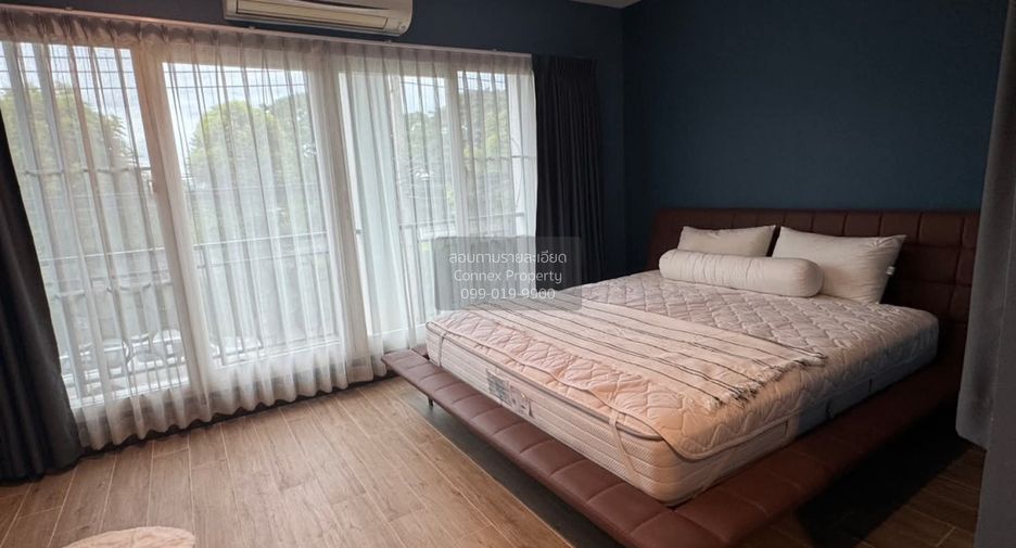 For rent 3 bedrooms townhouse in Suan Luang, Bangkok