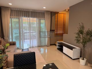 For rent 3 bedrooms townhouse in Suan Luang, Bangkok