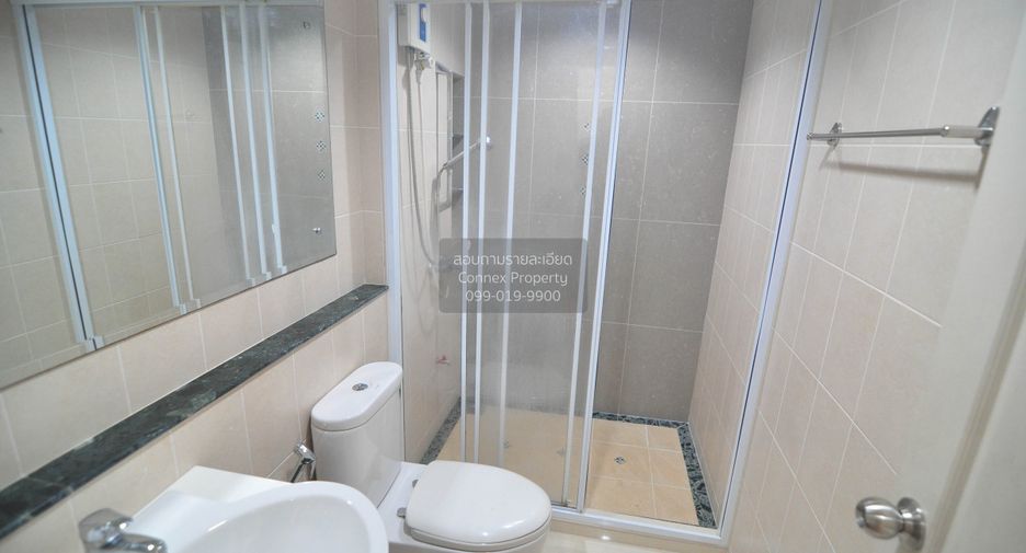 For rent 3 bedrooms townhouse in Bang Khen, Bangkok