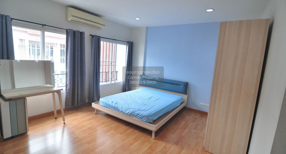 For rent 3 bedrooms townhouse in Bang Khen, Bangkok