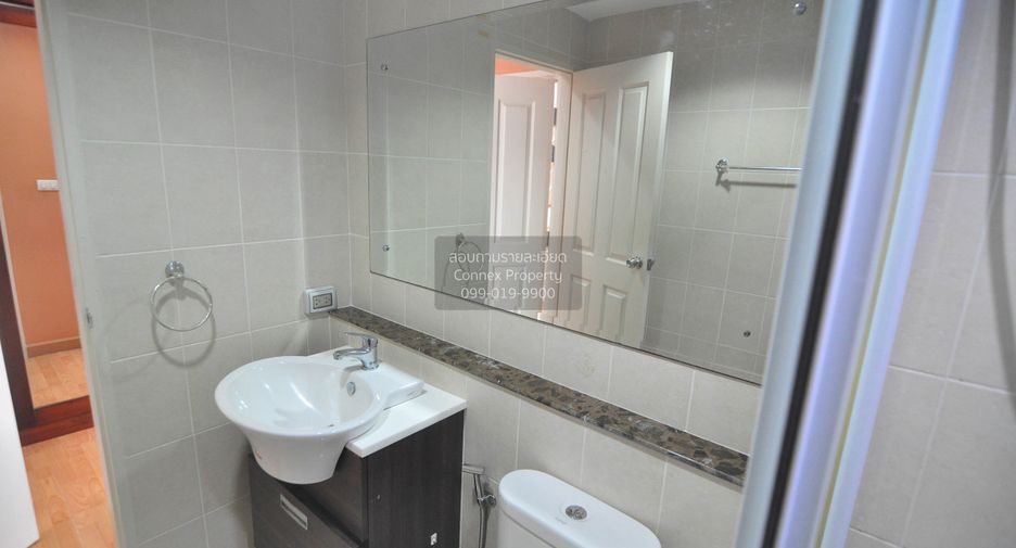 For rent 3 bedrooms townhouse in Bang Khen, Bangkok