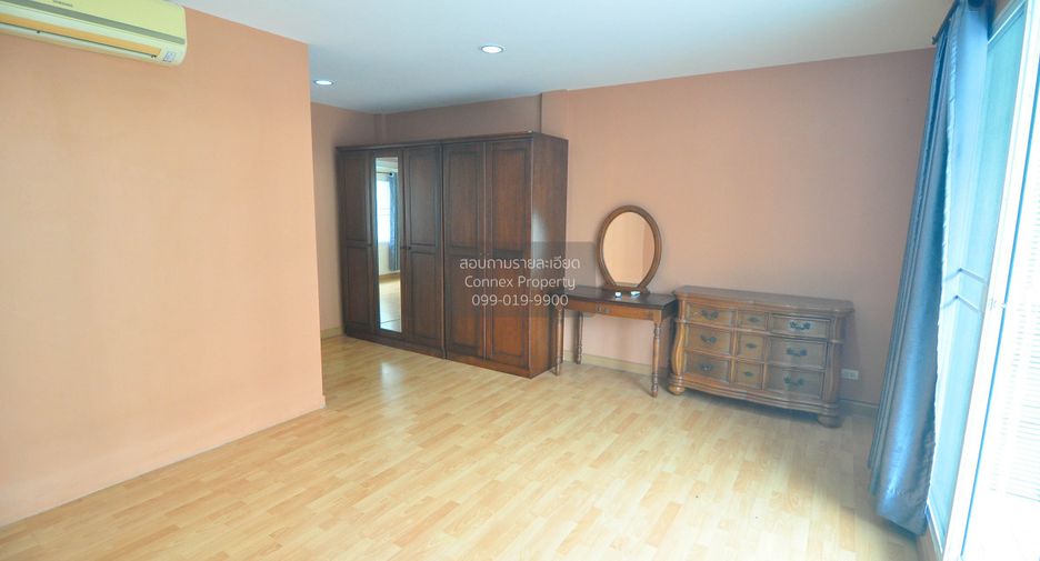 For rent 3 bedrooms townhouse in Bang Khen, Bangkok