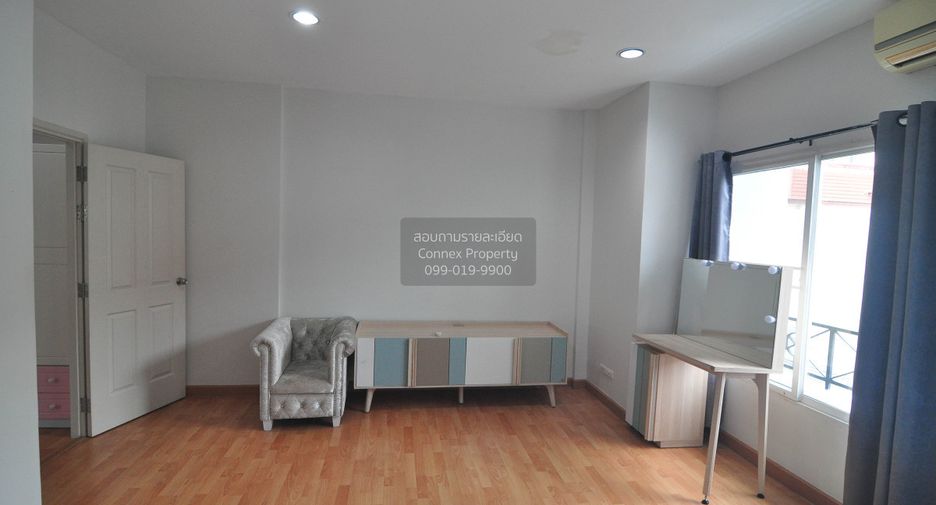 For rent 3 bedrooms townhouse in Bang Khen, Bangkok
