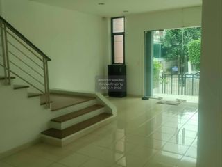 For rent 7 bedrooms townhouse in Lat Phrao, Bangkok