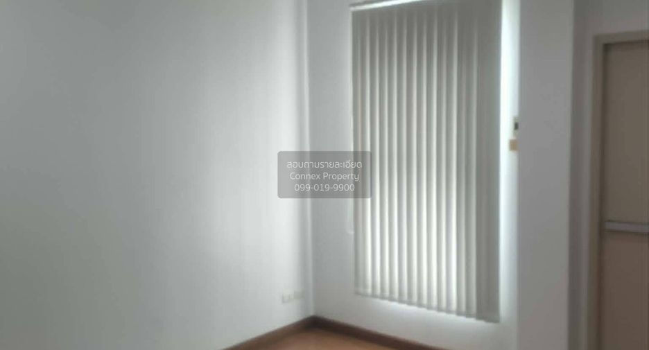 For rent 7 bedrooms townhouse in Lat Phrao, Bangkok