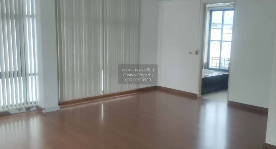 For rent 7 bedrooms townhouse in Lat Phrao, Bangkok