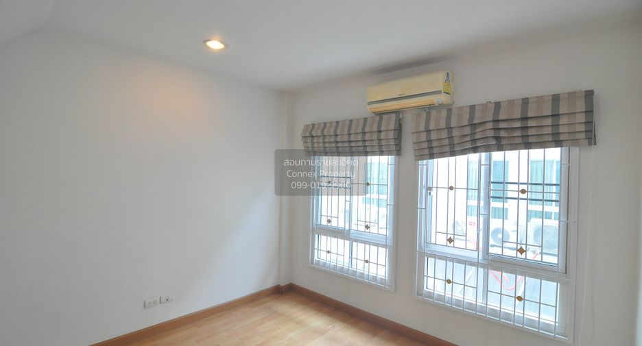 For rent 3 bedrooms townhouse in Bang Khen, Bangkok