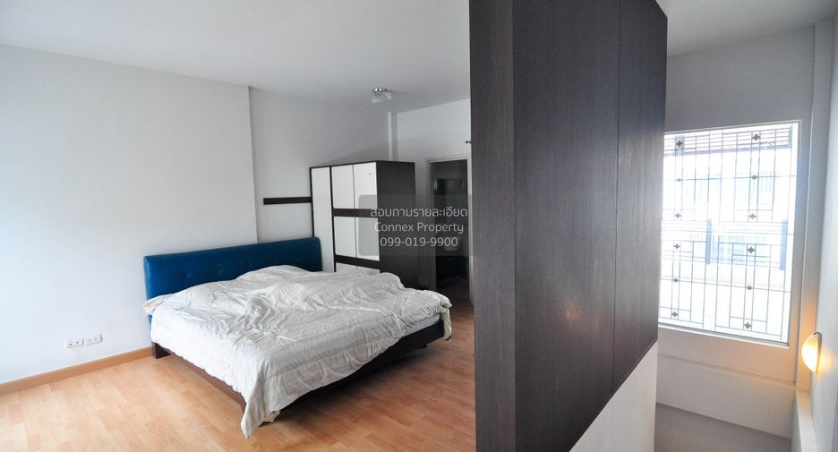 For rent 3 bedrooms townhouse in Bang Khen, Bangkok