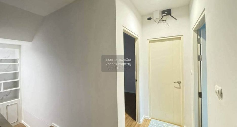 For rent 3 bedrooms townhouse in Saphan Sung, Bangkok