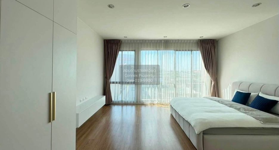 For rent 3 bedrooms townhouse in Saphan Sung, Bangkok