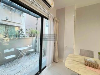 For rent 3 bedrooms townhouse in Saphan Sung, Bangkok
