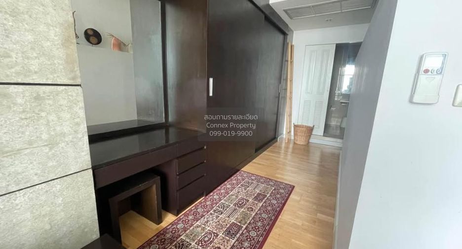 For rent 2 bedrooms condo in Sathon, Bangkok