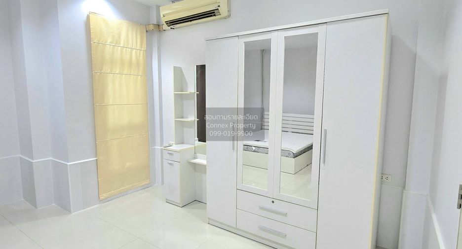 For rent 3 bedrooms townhouse in Mueang Samut Prakan, Samut Prakan