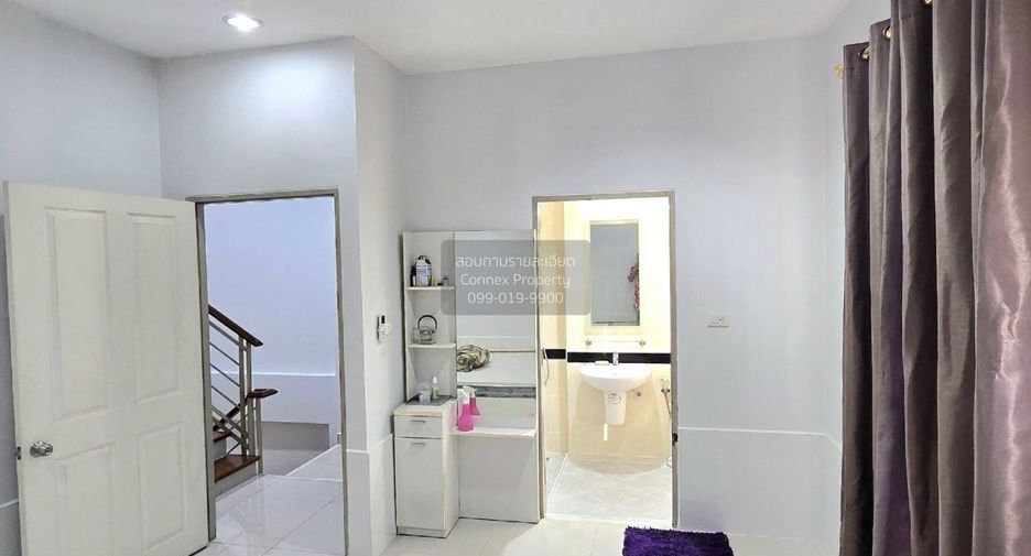 For rent 3 bedrooms townhouse in Mueang Samut Prakan, Samut Prakan