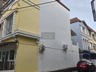 For rent 3 bedrooms townhouse in Mueang Samut Prakan, Samut Prakan