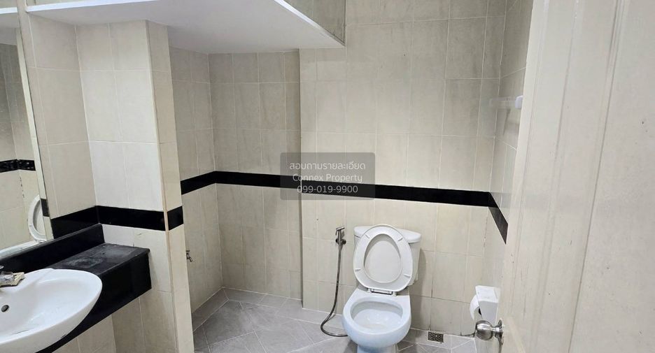 For rent 3 bedrooms townhouse in Mueang Samut Prakan, Samut Prakan