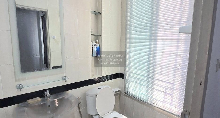 For rent 3 bedrooms townhouse in Mueang Samut Prakan, Samut Prakan