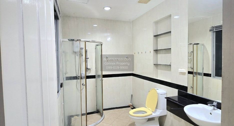 For rent 3 bedrooms townhouse in Mueang Samut Prakan, Samut Prakan