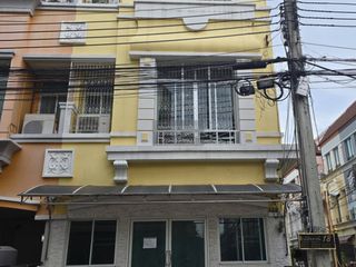 For rent 3 bedrooms townhouse in Mueang Samut Prakan, Samut Prakan