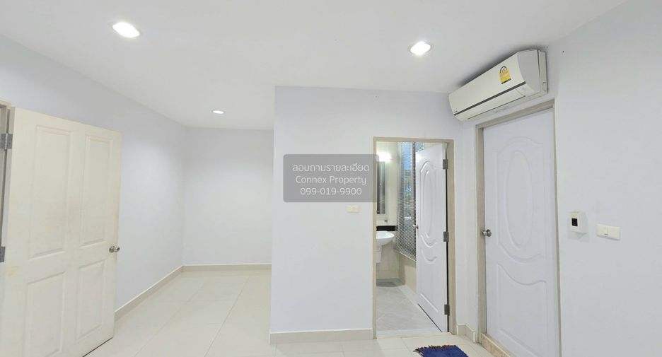 For rent 3 bedrooms townhouse in Mueang Samut Prakan, Samut Prakan