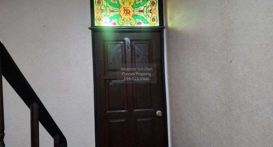 For rent 5 bedrooms townhouse in Bangkok Noi, Bangkok