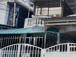 For rent 5 bedrooms townhouse in Bangkok Noi, Bangkok