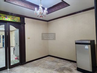 For rent 5 bedrooms townhouse in Bangkok Noi, Bangkok