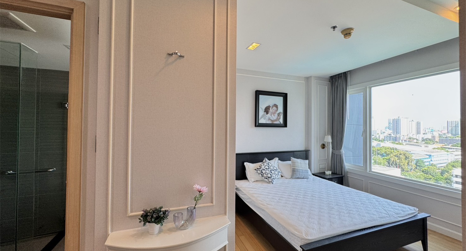 For rent 2 bedrooms condo in Khlong Toei, Bangkok
