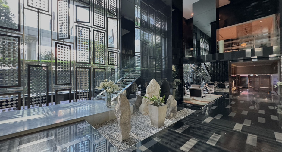 For rent 2 bedrooms condo in Khlong Toei, Bangkok