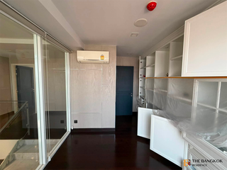 For sale 3 bedrooms condo in Yan Nawa, Bangkok