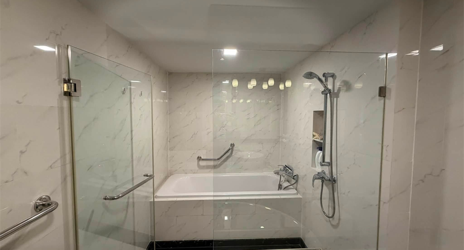 For sale 3 bedrooms condo in Yan Nawa, Bangkok