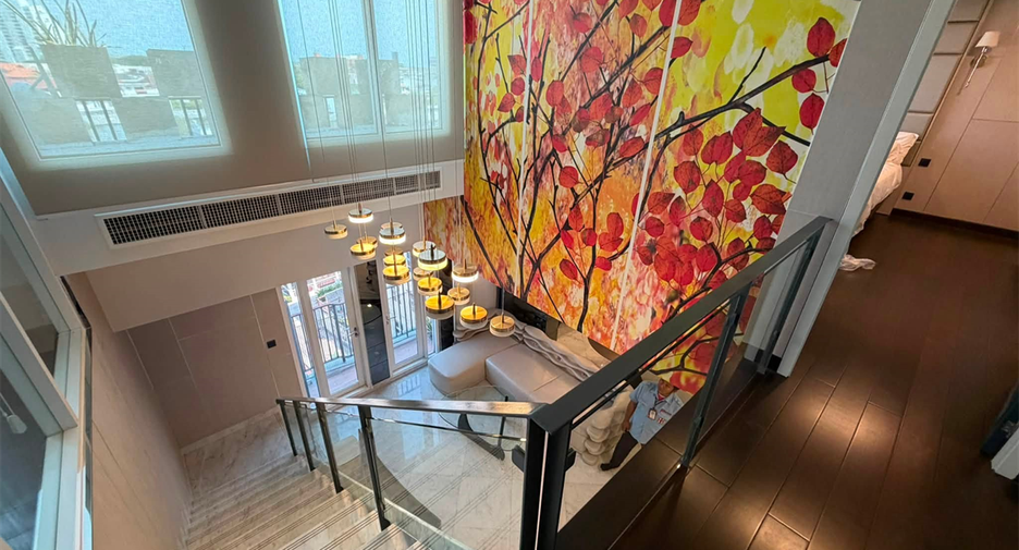For sale 3 bedrooms condo in Yan Nawa, Bangkok