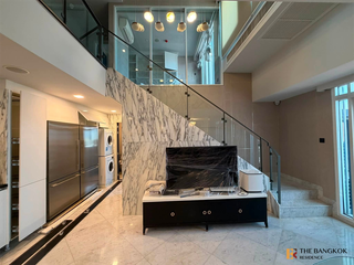 For sale 3 bedrooms condo in Yan Nawa, Bangkok