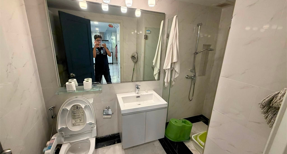 For sale 3 bedrooms condo in Yan Nawa, Bangkok