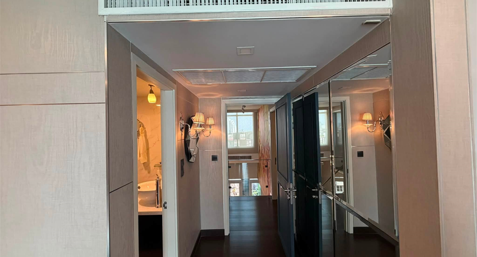 For sale 3 bedrooms condo in Yan Nawa, Bangkok
