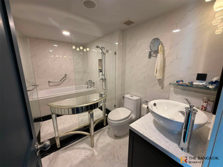 For sale 3 bedrooms condo in Yan Nawa, Bangkok